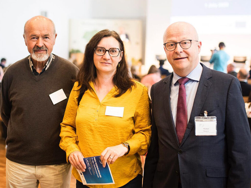 Der Kreisverband der Freien Demokraten Ulm mit der Vorsitzenden Anke-Hillmann-Richter und Bruno Waidmann gemeinsam mit Michael Theurer MdB beim 12. Internationalen Donaufest in Ulm.